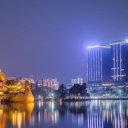 Wyndham Grand Yangon Hotel Exterior foto